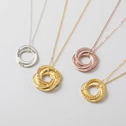 Children Name Necklace, a perfect Personalized Grandma Gift and a cherished Family Necklace. This stunning piece features up to 5 rings, each engraved with a name, crafted from a beautiful combination of gold, silver, and rose gold