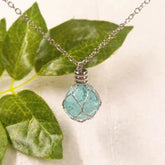 Ladies New Popular Luminous Glass Necklace Jewelry and Clovers