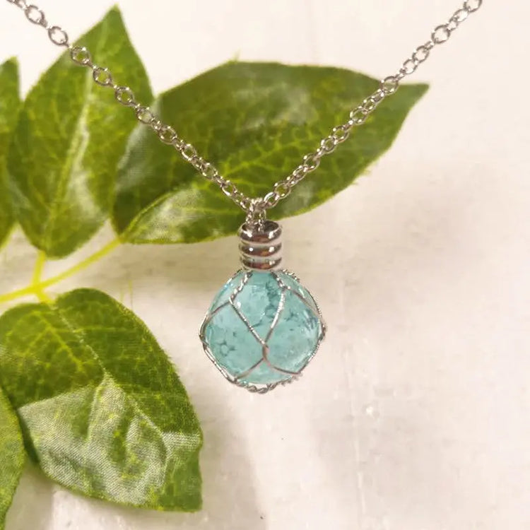 Ladies New Popular Luminous Glass Necklace Jewelry and Clovers