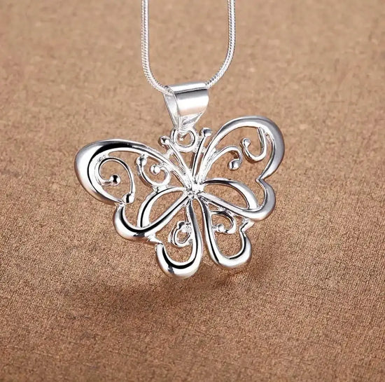 New 925 Sterling Silver Necklace Pendant Butterfly for Women Wedding Jewelry Fine Accessories High Quality Fashion Gifts Party Jewelry and Clovers