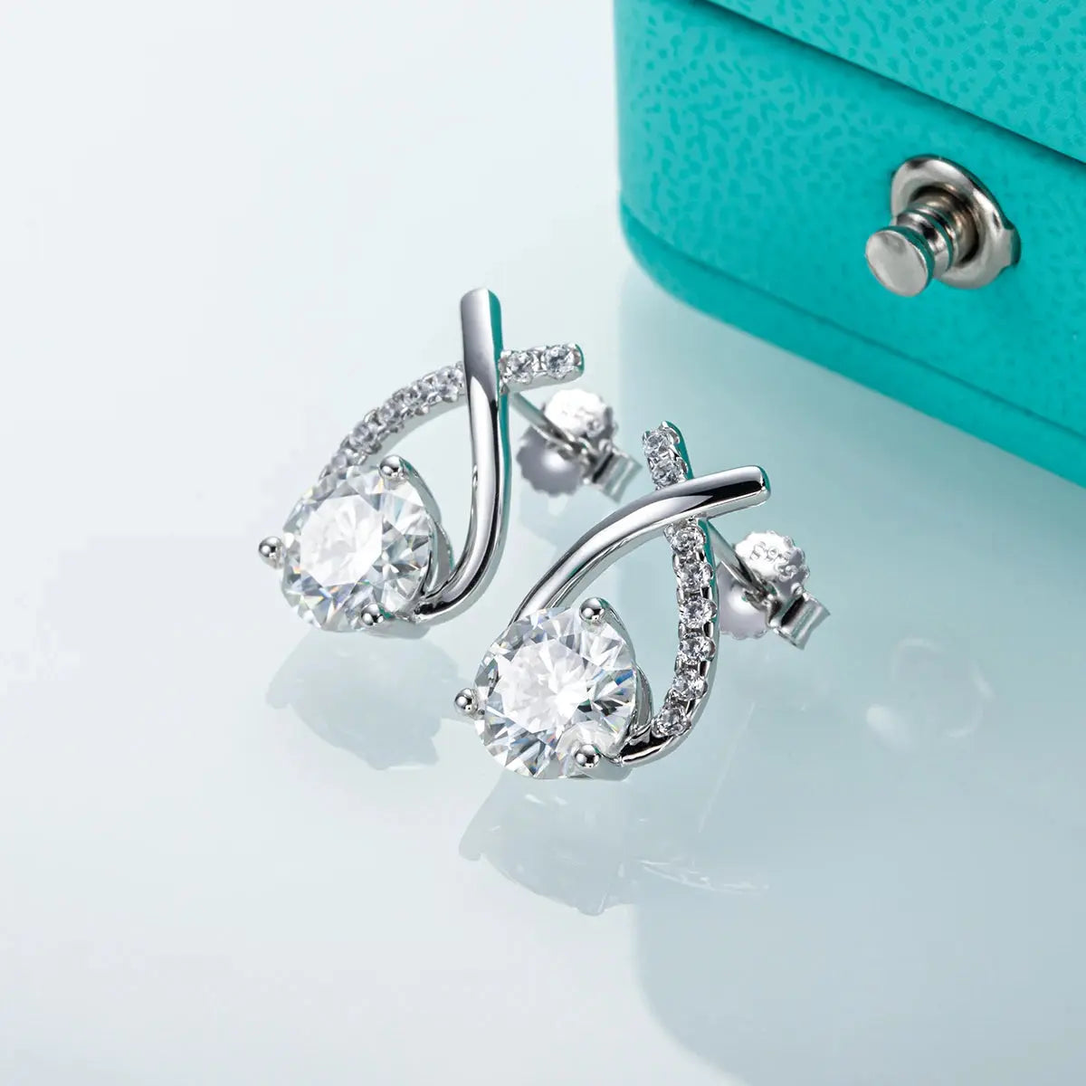 AnuJewel 4cttw D Color Moissanite Diamond 18K Gold Plated 925 Sterling Silver Stud Earrings For Woman Jewelry and Clovers