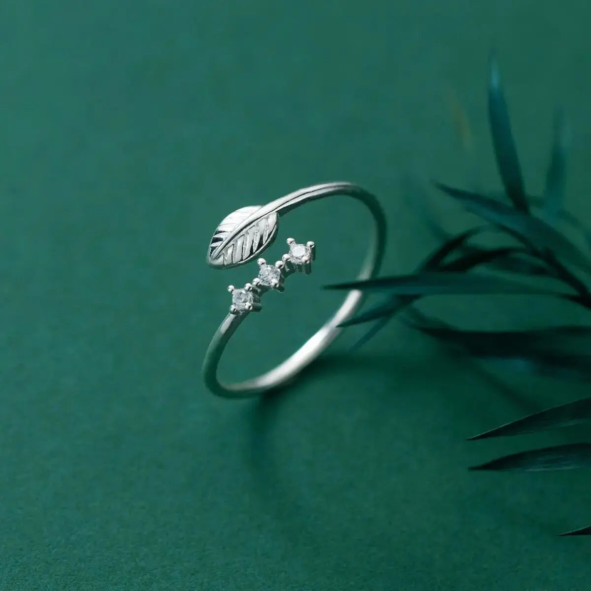 New Fashion Silver Color Green Flower Leaf Rose Daisy Enamel Open Finger Rings For Women Girl Jewelry Gift Dropship Wholesale Jewelry and Clovers